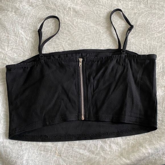 Cropped black tank top with zipper - Picture 3 of 3